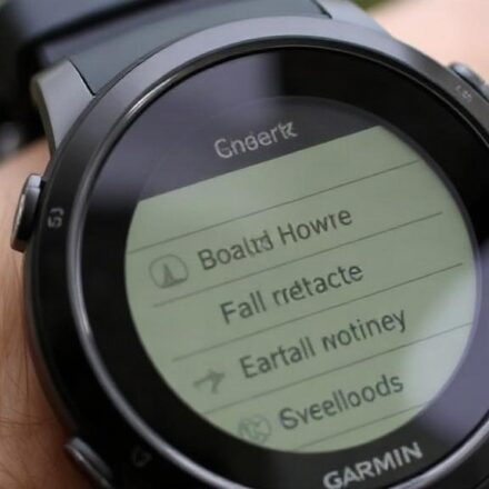 Функция падения и экстренные контакты на Garmin: как часы помогают в момент, когда счет идет на секунды